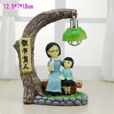 圣诞节新年老师礼物 创意教师生日小夜灯 教书先生笔筒树脂工艺品