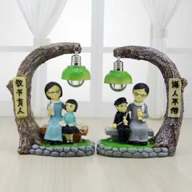 圣诞节新年老师礼物 创意教师生日小夜灯 教书先生笔筒树脂工艺品