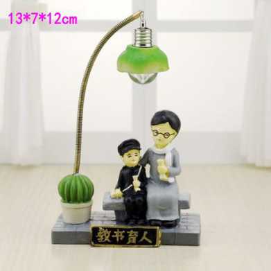 圣诞节新年老师礼物 创意教师生日小夜灯 教书先生笔筒树脂工艺品