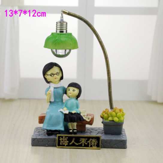圣诞节新年老师礼物 创意教师生日小夜灯 教书先生笔筒树脂工艺品