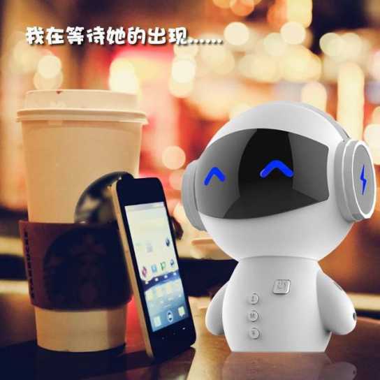 机器人蓝牙音响创意电子礼品手机无线插卡低音炮促销品私模小音箱