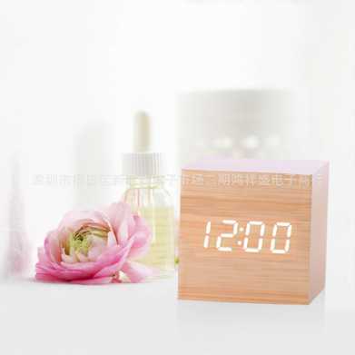 镜面木头钟声控静音电子钟创意LED礼品闹钟亚马逊爆款境外小正方