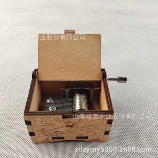 复古雕刻音乐盒diy木制手摇妈妈送女儿八音盒